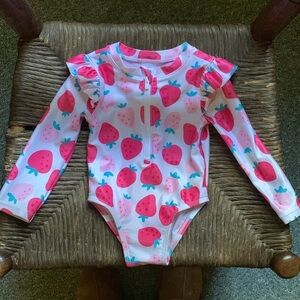 Gerber Baby girls’ UPF 50+ swimsuit, 6-9 Months